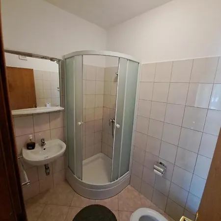 Sunce Mobile Homes & مكان تخييم