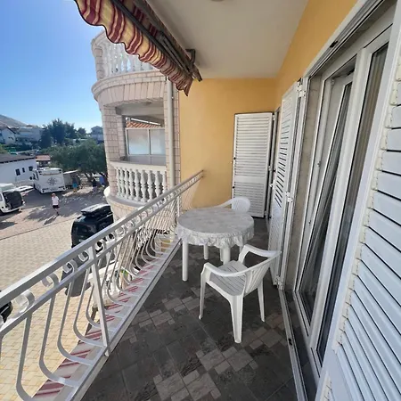 مكان تخييم Sunce Mobile Homes &