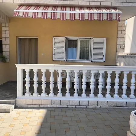 Sunce Mobile Homes & Campsite Grebastica