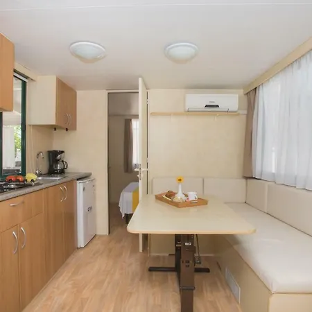 مكان تخييم Sunce Mobile Homes & *